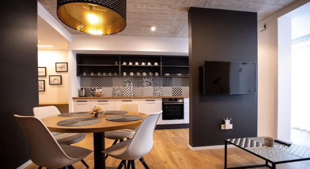 Апартаменты Postcard City Apartments