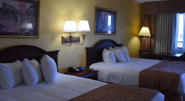 Четырёхместный номер Standard Travelodge by Wyndham Montgomery East