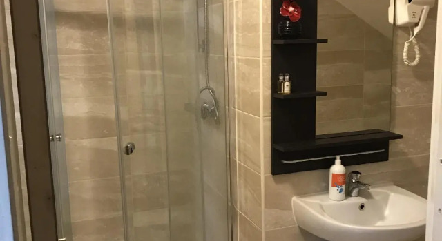 Трёхместный номер Standard Pacific Inn London Heathrow