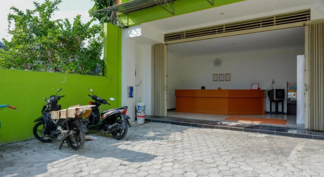 RedDoorz @ Jalan Wonosari KM.9, Book Hotel Baturetno 