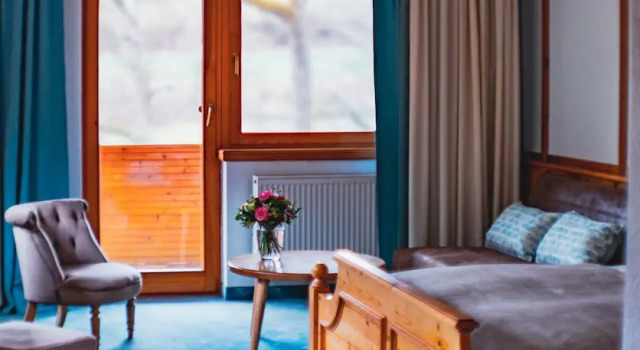 Двухместный номер Superior с балконом и с видом на озеро Hotel-Restaurant Kreuzberghof Tagungs- und Veranstaltungshotel
