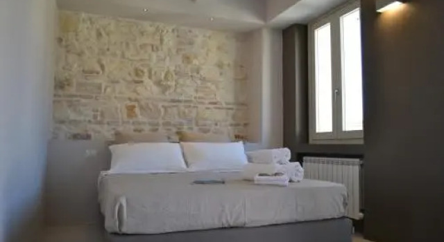 RAL 7039, Rezervovat Hotel Numana 