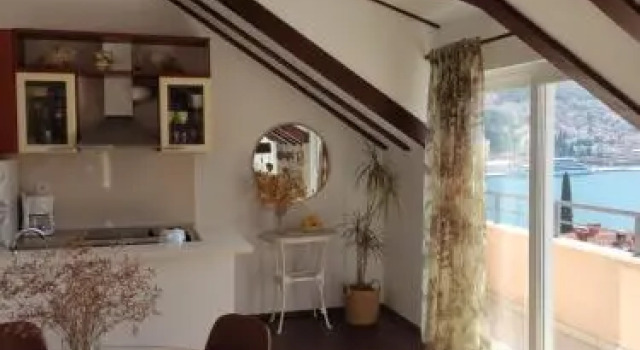 Attic Apartment Iris, Забронировать Апартаменты/квартира Бабин Кук Дубровник, рядом с Частный Пляж Hotel More