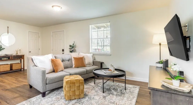 Коттедж 4 Mi to Dtwn: Dog-friendly Fayetteville Home