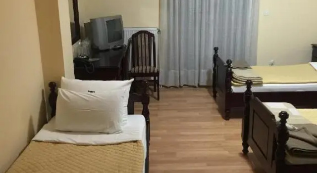 Четырёхместный номер Deluxe Bed & Breakfast Karavan