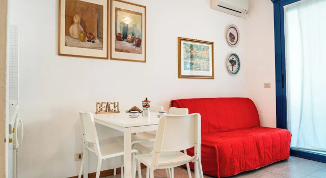 Beachside Elegant Studio for Four Guests, Забронировать Отель Отели Бибионе-Пинеда с парковкой, рядом с Долина Вальгранде, Парковка
