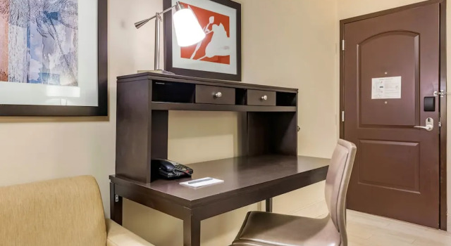 Люкс Staybridge Suites St. Petersburg FL by IHG