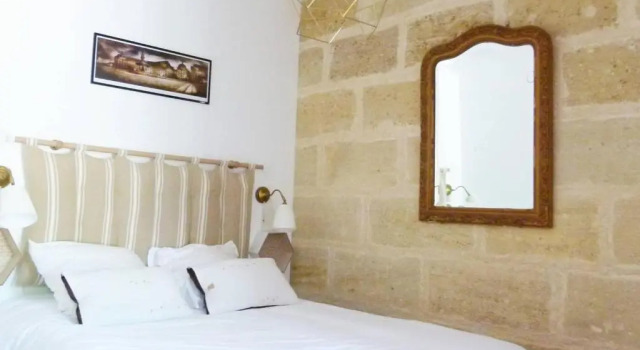 Апартаменты Les Suites D'alienor, Suite Jasmin