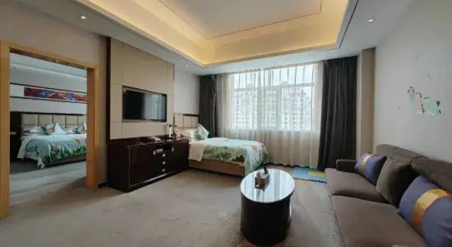 Семейный люкс New Silk Road International Hotel