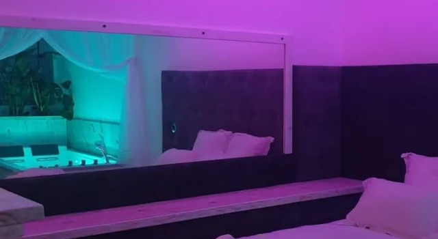 Vanadis, Book Hotel  