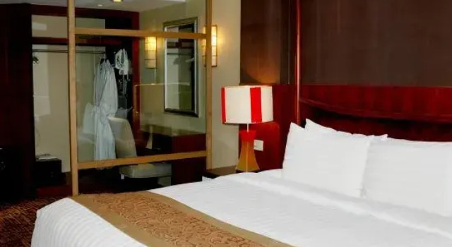 Люкс Deluxe Shanghai Renji Hotel