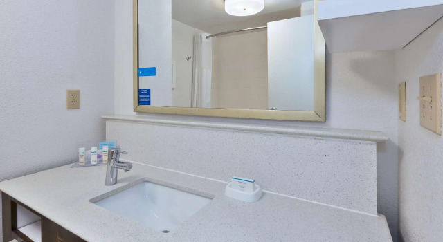 Четырёхместный номер Standard Hampton Inn Waterbury