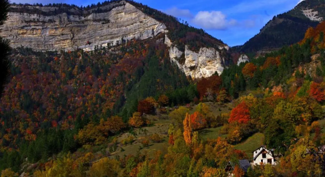 Terre Rouge, Prenota Casa vacanze Hotel a Alvernia con parcheggio, Parcheggio