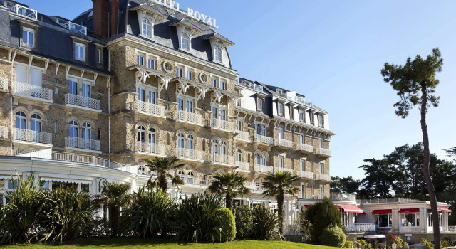 Hôtel Barrière Le Royal La Baule, Забронировать Отель Ла-Боль La Baule Bay, рядом с Atlantia – Конгресс-центр в Ла-Боле