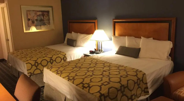 Четырёхместный номер Standard Baymont by Wyndham Knoxville I-75