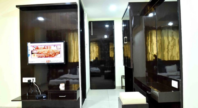 OYO 3222 Hotel SP 13, Забронировать Отель Отели штата Махараштры 3 звезды, 3*