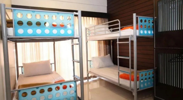 Кровать в общем номере Lub Sbuy Hostel