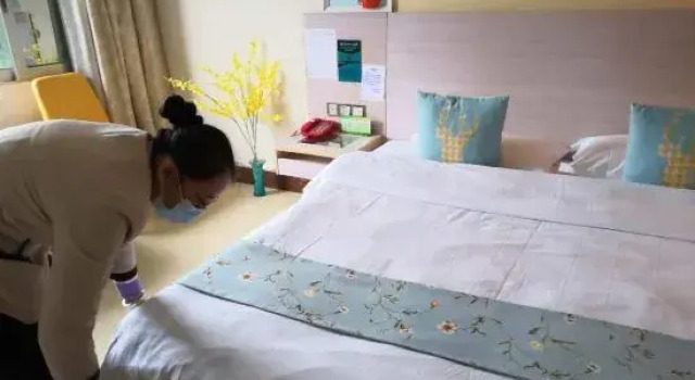 Lingshan Huanyu convenient hotel, Book Hotel Lingshan Guangxi