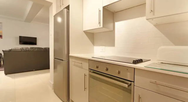 Апартаменты Comfort Camps Bay Beach Apartment