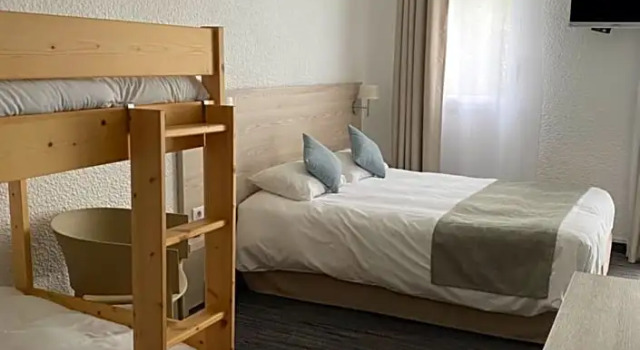 Семейный номер Standard Logis Hôtel de la Plage