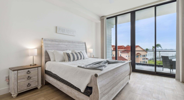 Апартаменты с 3 комнатами с балконом и с видом на воду Harbor Island Beach Club - Luxury Waterfront Apartments with Views Pool Dock Private Beach Access