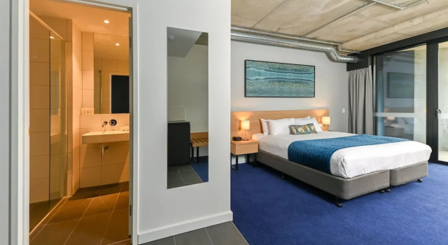 Номер Superior с балконом Nesuto Curtin Perth Hotel
