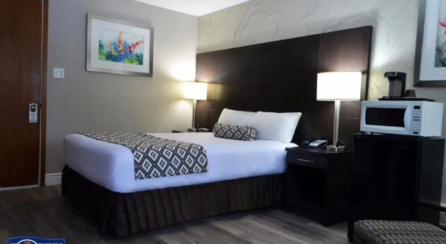 Номер Standard Travellers Inn