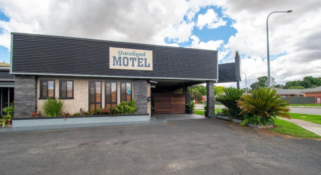 Gundagai Motel, Забронировать Мотель Гандагай Riverina, рядом с Аббатство Ланиган