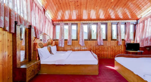 OYO 80500 Hotel Hijraan, Забронировать Отель Сринагар Jammu & Kashmir Ski