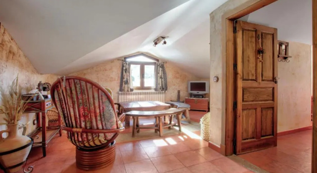 5 bedrooms villa with private pool and wifi at Ruidera, Varaa Villa Mökit kohteessa Castilla-La Mancha, Mökki