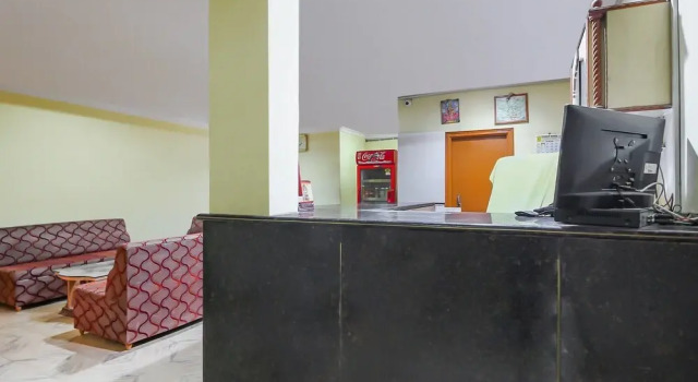 OYO 18510 Hotel Sri Venkateshwara, Réserver Hôtel Surūrnagar 