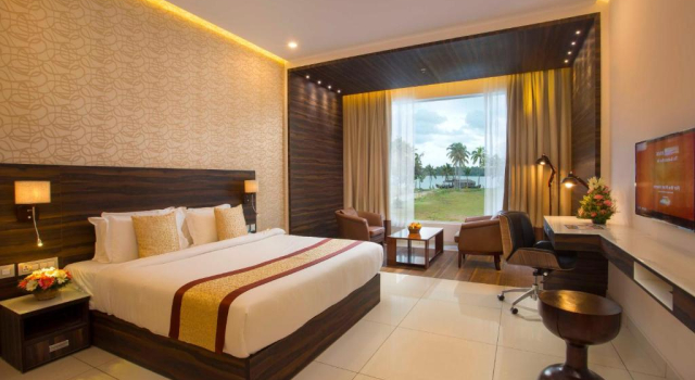 Номер Superior Blue Serene Backwater Resort