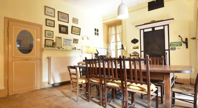 House in Burgundy With Private Pool, Book Villa Hotels in Burgundy with a Pool, Swimming Pool