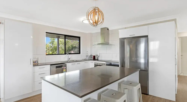 Upstairs Villa minutes to the beach, Prenota Appartamento Hotel a Queensland con parcheggio, Parcheggio
