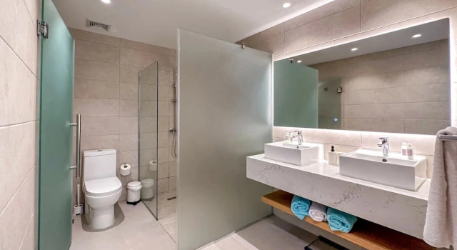 Коттедж Luxury 3 Bedroom Apartment at the Beach