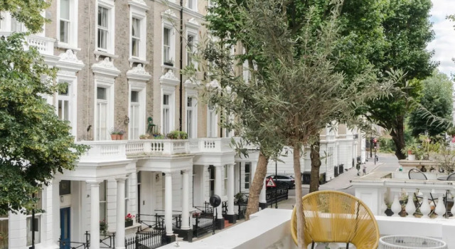 The Bengal Tiger: 2 bd apt rich with character
