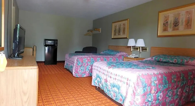 Номер Standard Westgate Manor Motel Austintown & Youngstown OHIO