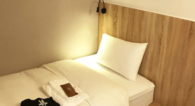 Bett im Wohnheim (Frauenwohnheim) Single inn- KAOHSIUNG LINSEN
