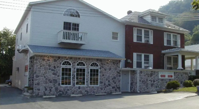 Maria's Garden and Inn