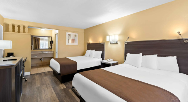 Четырёхместный номер Standard Americas Best Value Inn and Suites Flagstaff