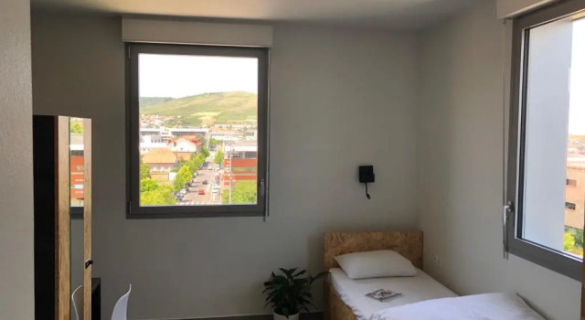 Кровать в общем номере (мужской номер) Auberge de jeunesse HI Clermont-Ferrand