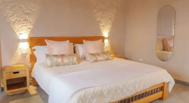 Двухместный номер Standard с балконом и с видом на сад Coffee Tree Boutique Hostel
