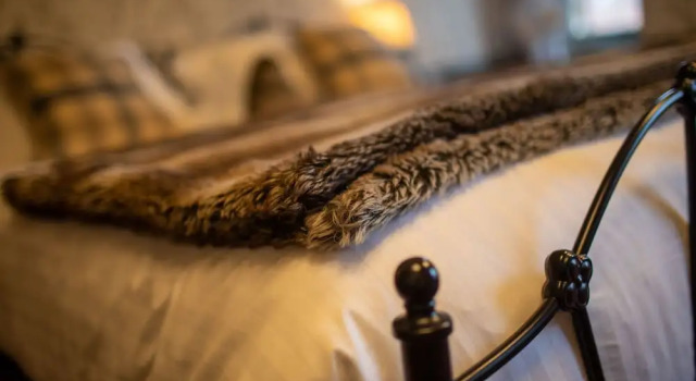 Номер Comfort The Crown Hotel