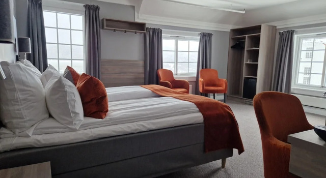 Habitación Superior con balcón Dr. Holms Hotel