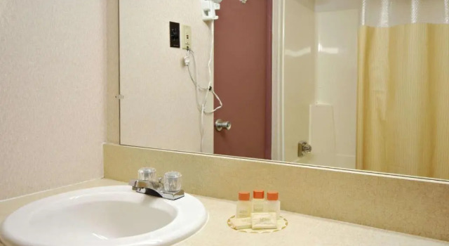 Двухместный номер Days Inn by Wyndham Washington