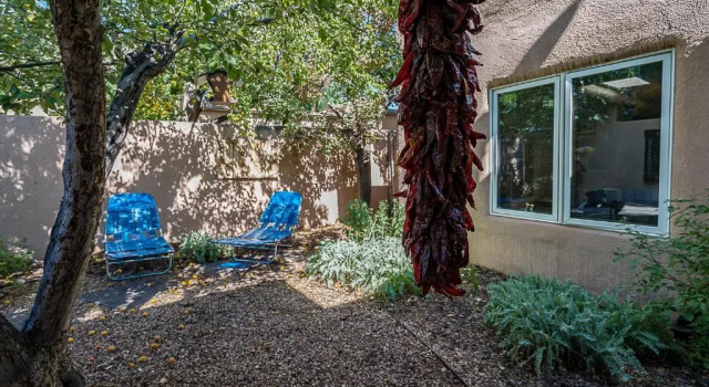 Casita Don Manuel, 1 Bedroom, Sleeps 2, Private Yard, Grill, Kiva Fireplace, Varaa Hotelli Santa Fe New Mexico