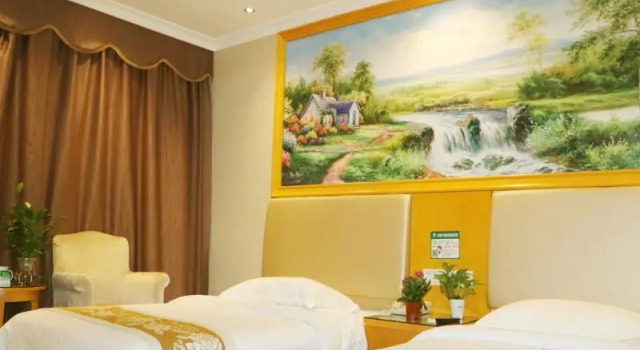 Двухместный номер Superior GreenTree Inn Guangzhou Chimelong Paradise Yuangang Metro Station Hotel