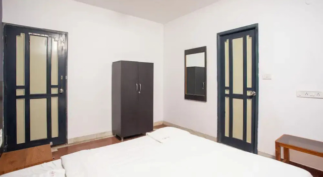 Номер Classic Stayz Inn near Marina Beach