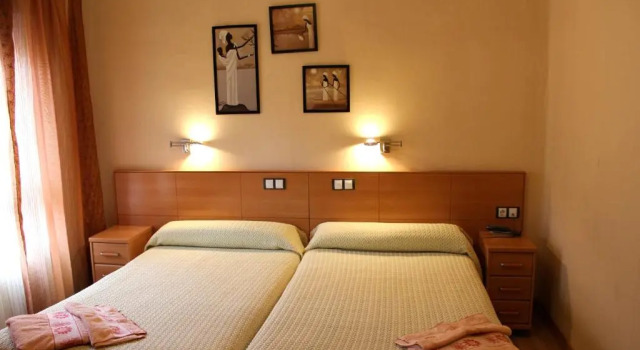 Трёхместный номер Standard Hostal De La Torre Hostal Economico