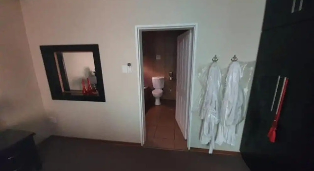Leach Lodge, Забронировать Отель Отели Куруман с завтраком, Завтраки
